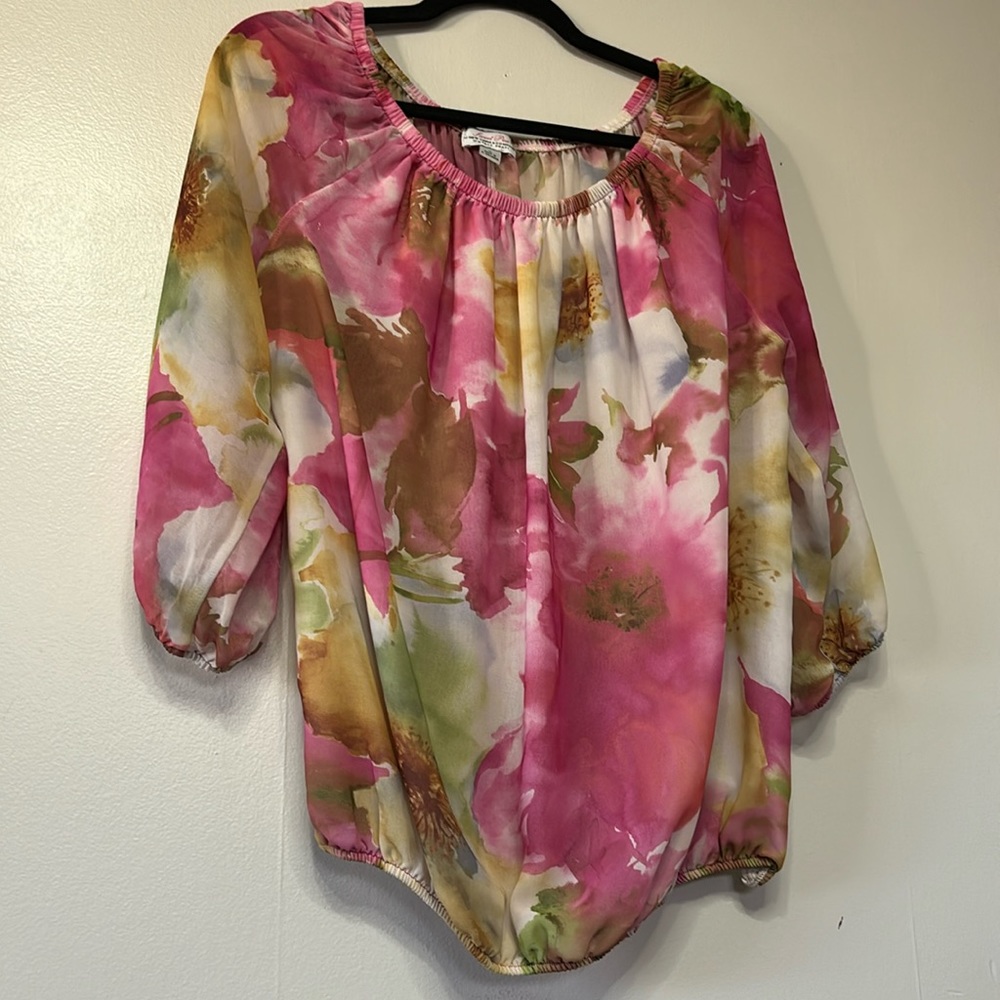 Beautiful watercolor floral New York & Company blouse XL